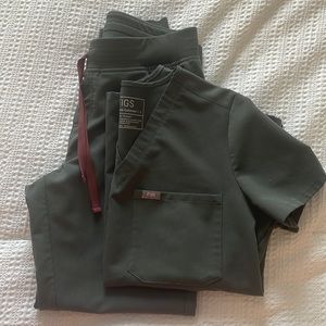 Dark gray figs one pocket top with high waisted joggers